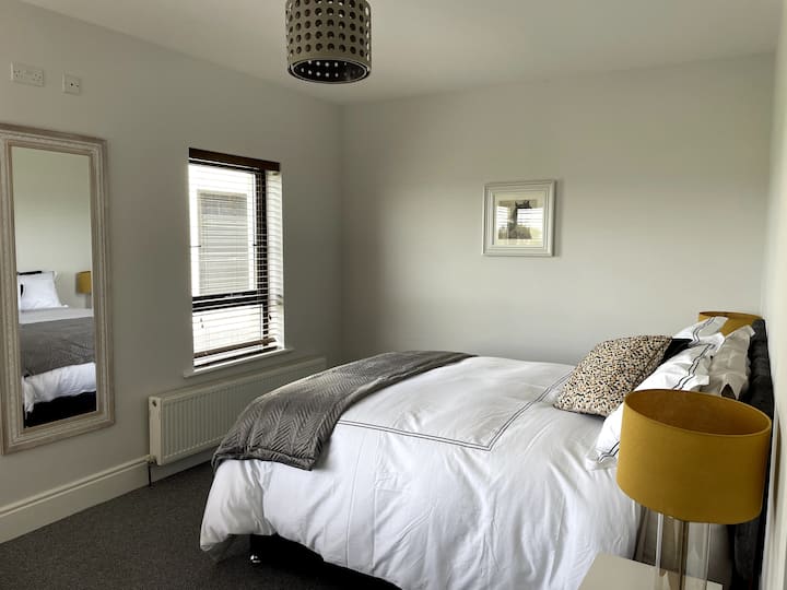 Bedroom 2 -  spacious room with queen bed