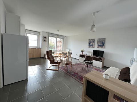 Le Quinze Sols - 5 people - Blagnac - Parking