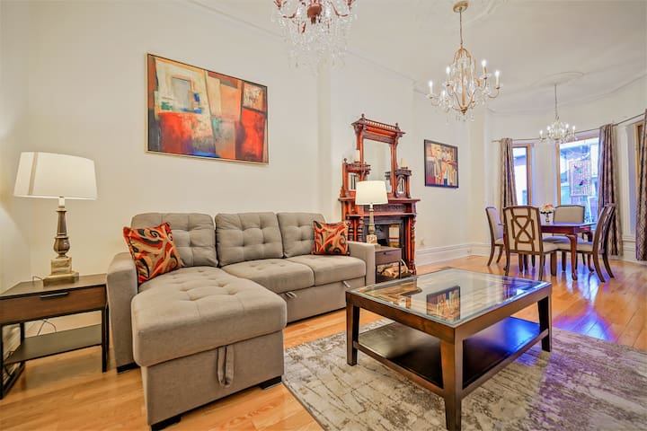 Rare 3BR home downtown w parking, jacuzzi tub, BBQ