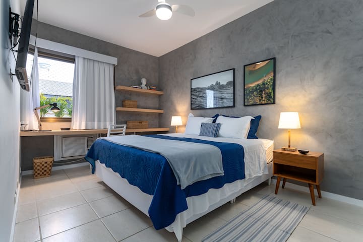 Apto frente ao mar na melhor localização da Barra