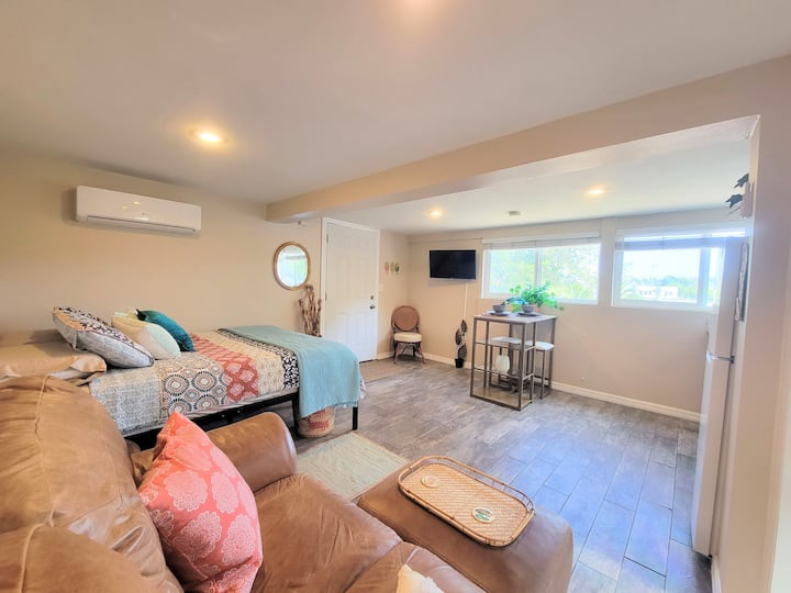 Private Bohemian-style Studio - San Diego, CA