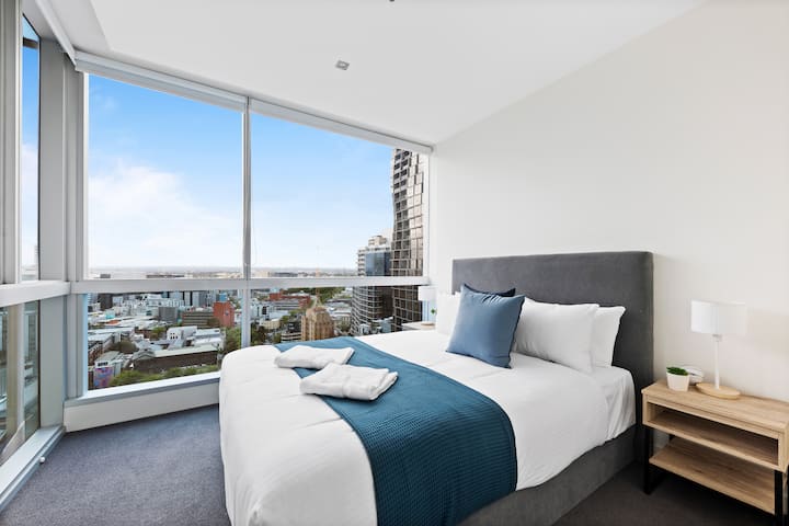 Stunning, 2 Bedroom Jewel With Pool! - Melbourne