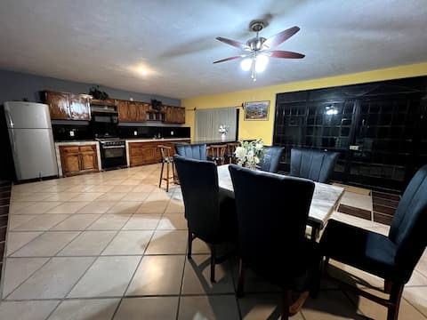 Casa Guadalajara -Spacious 5 min from GDL airpoirt