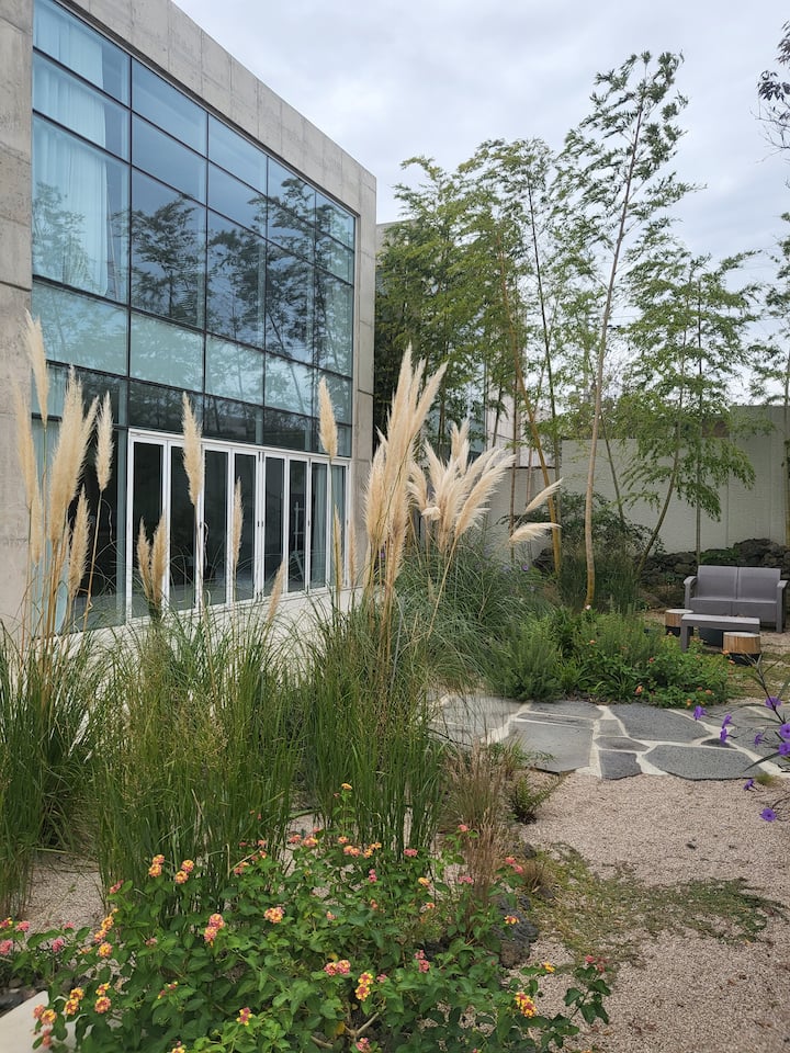 静けさとプライベートガーデン、そしてリラックス 快適な旅行[アンド