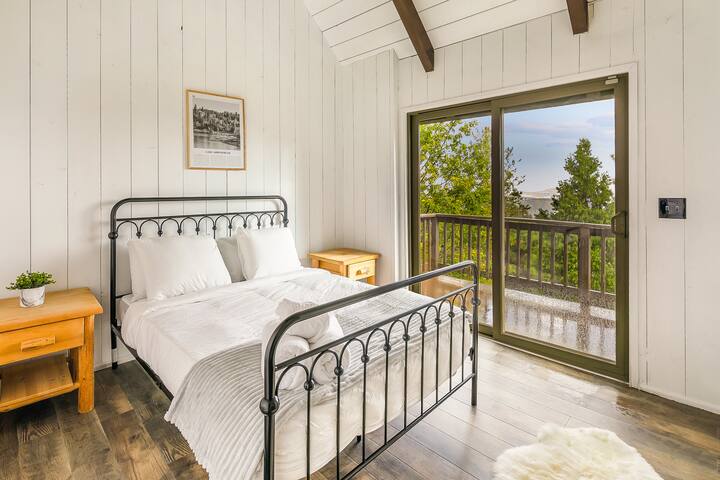 Დედოფლის ოთახი ცალკე ტერასით 