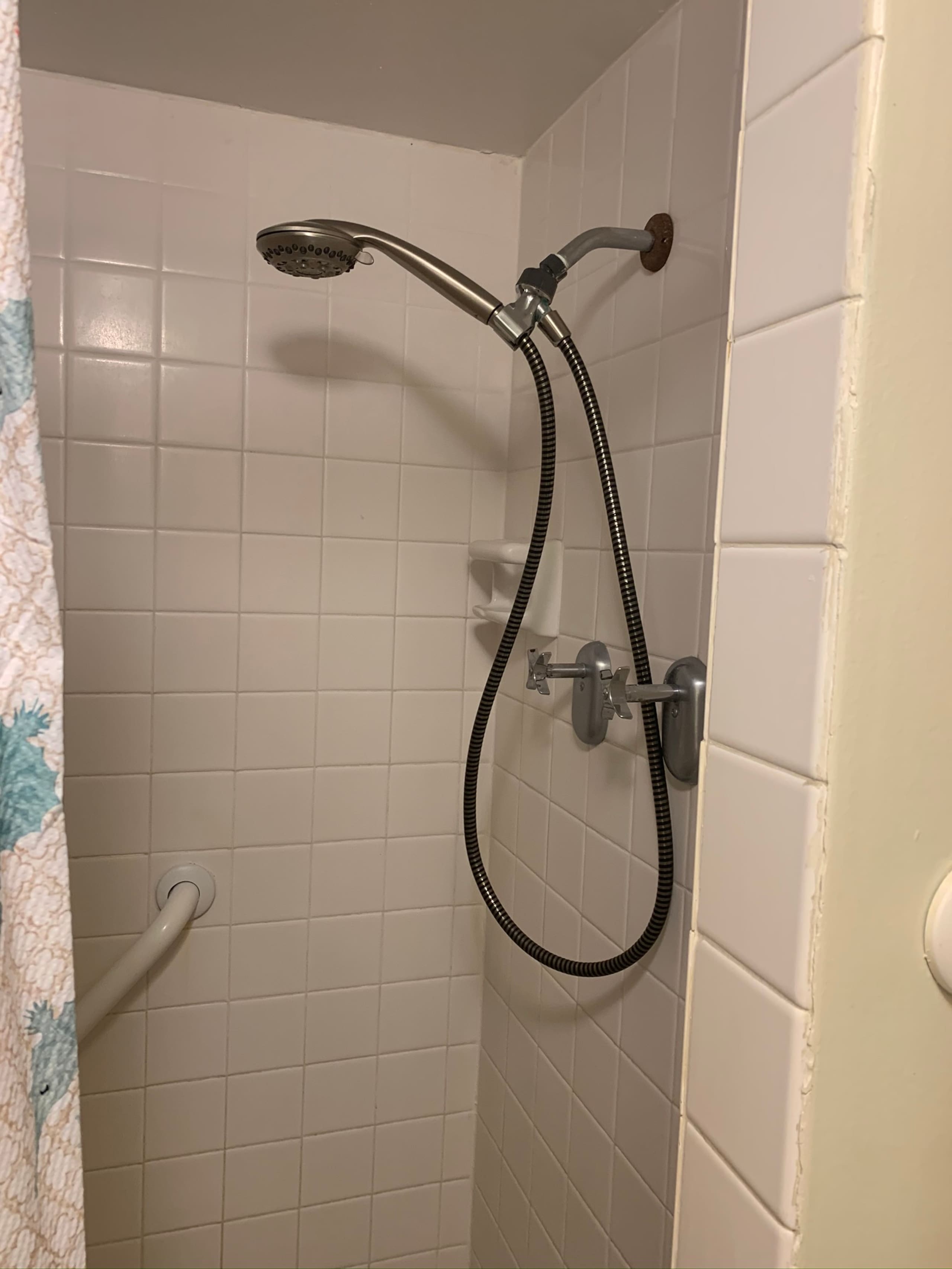 Condo in Honolulu · ★4.89 · Studio · 3 beds · 1 private bath - Image 9