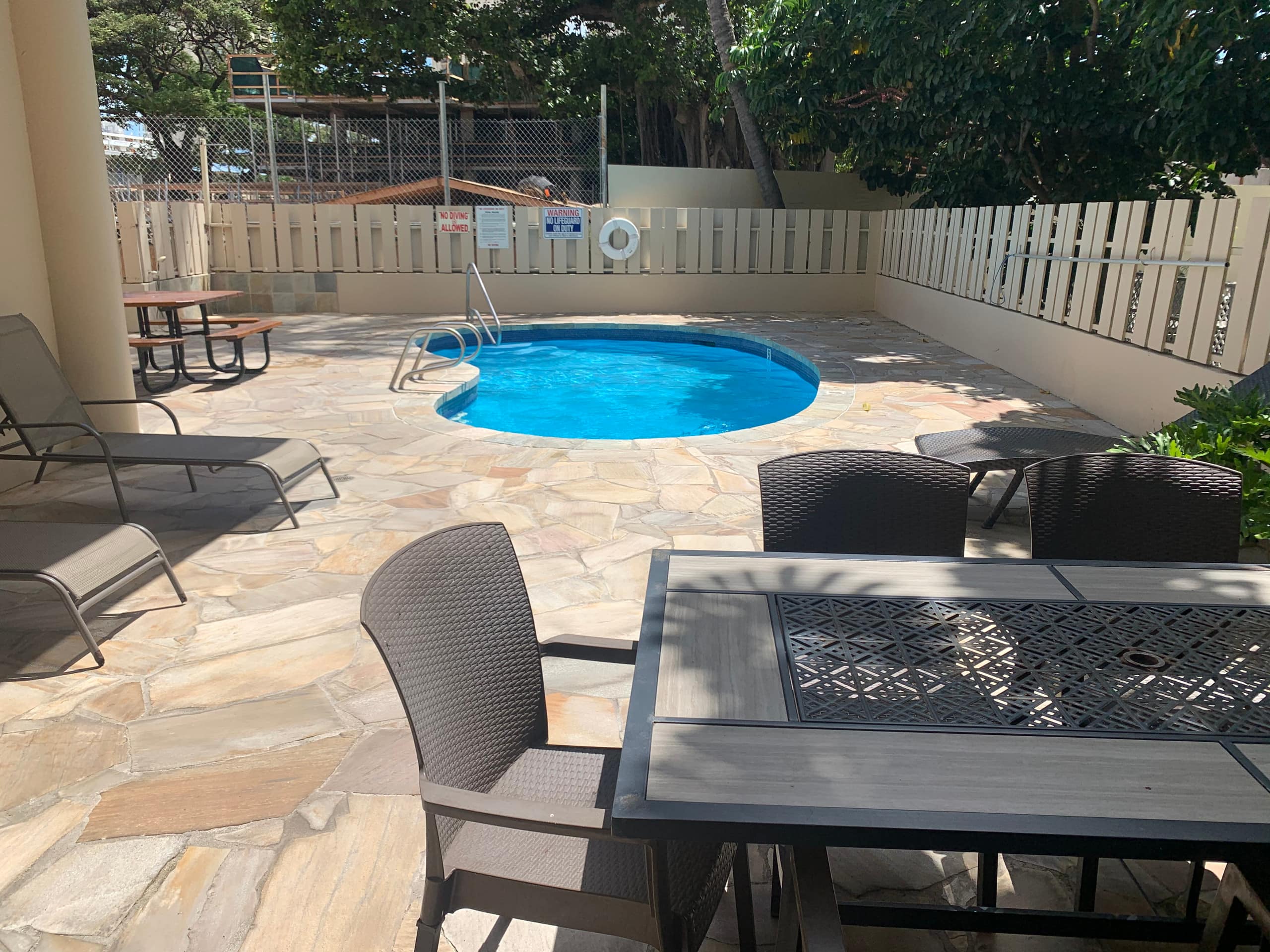 Condo in Honolulu · ★4.89 · Studio · 3 beds · 1 private bath - Image 16