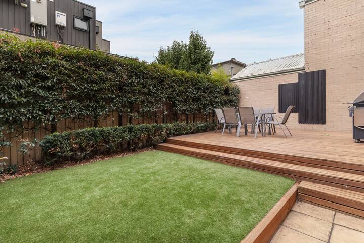 City & Sea Getaway: Spacious 3BR House w/ Parking gallery image 3