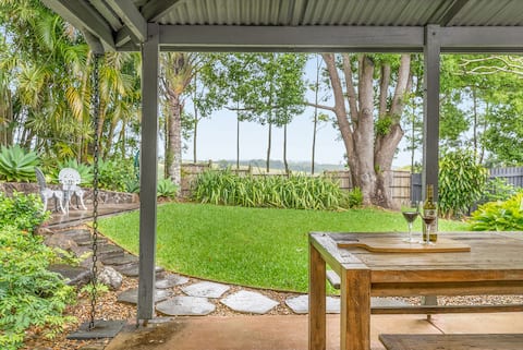 Eureka Hinterland Hideaway - Creek, Orchard & more