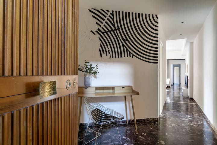 Everyday Apartments Petroni 18/2 gallery image 2