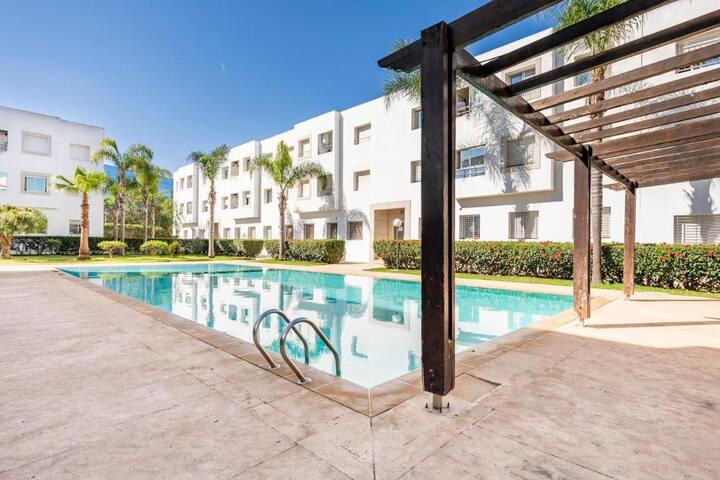 Stunning condominium with a pool