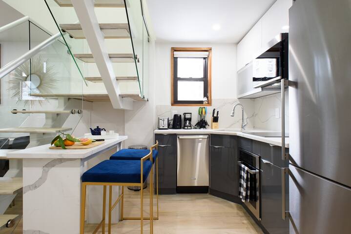 75-5D NEW Quality 3BR Duplex W&D Elevator gallery image 4