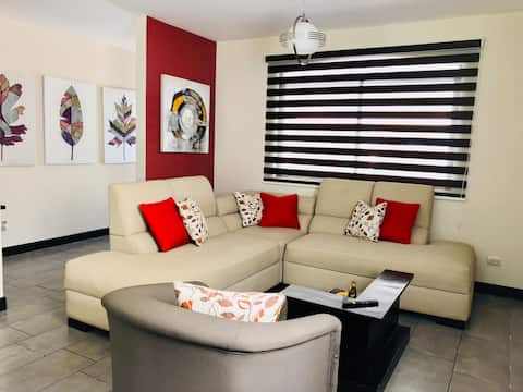Airport SJO, 24/7 security, spacious & cosi house