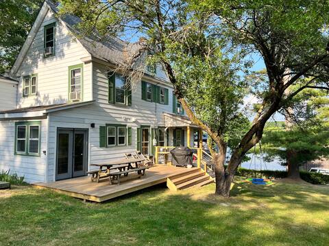 Pet friendly 6-bdrms w Private Lake + EV