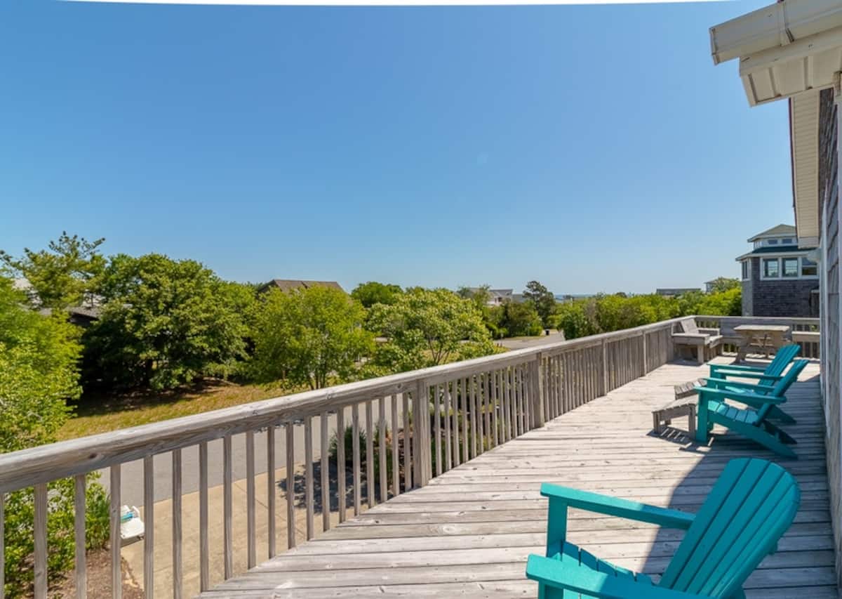 Third-floor deck with ocean views