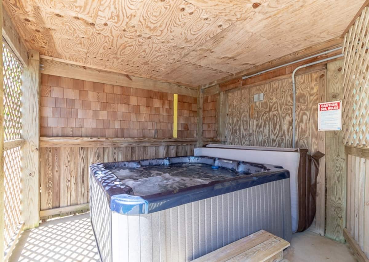 Private hot tub