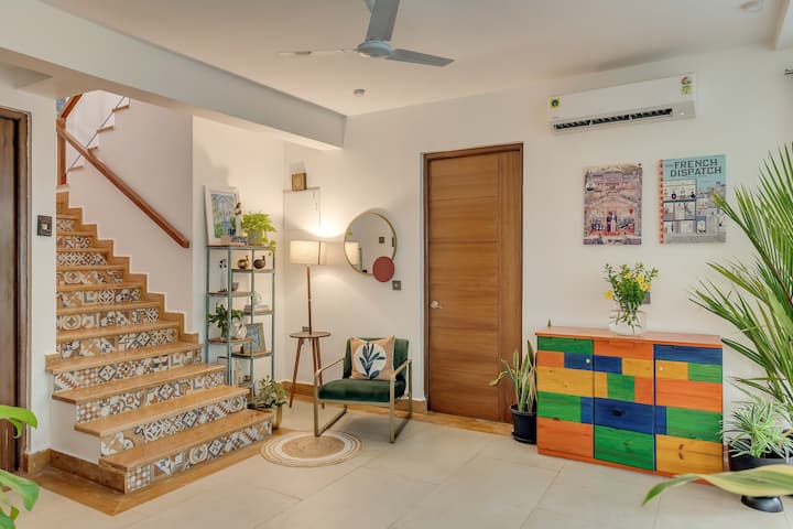 Living room image 6