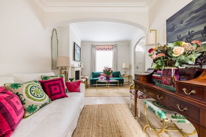 The Impressionist’s Fireplace 4 BR Home in Chelsea gallery image 3