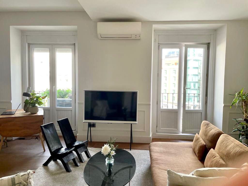 Top performing Airbnb: Charming apartment in the heart of Madrid in Comunidad De Madrid