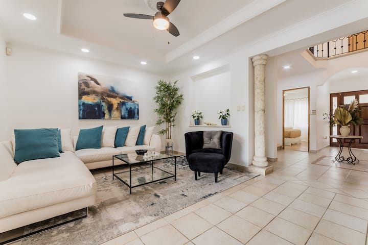 Cancun Peaceful 5bdrm Villa With Private Pool. - Cancún