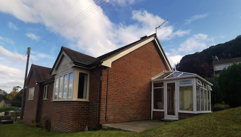 Twyngaer, a spacious 3 bedroom bungalow sleeps 5