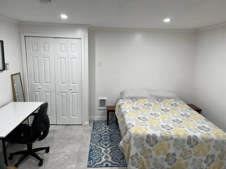 Cozy little house Guesthouses for Rent in Lake Ronkonkoma, New York