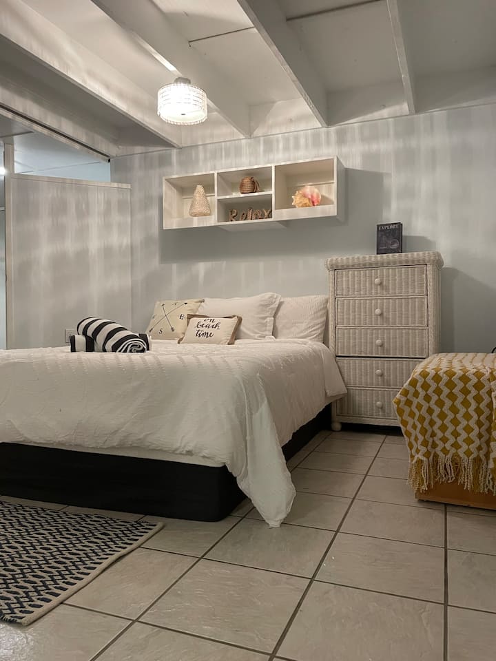 Ბინის დონის ორადგილიანი საძინებელი