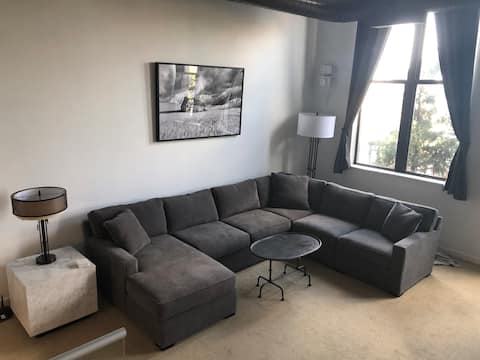 Top performing Airbnb: Steps to Browns Stadium, Flats, & Science Center in Downtown