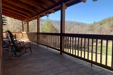 Naked Creek Cabin - Hot Tub - Game Room