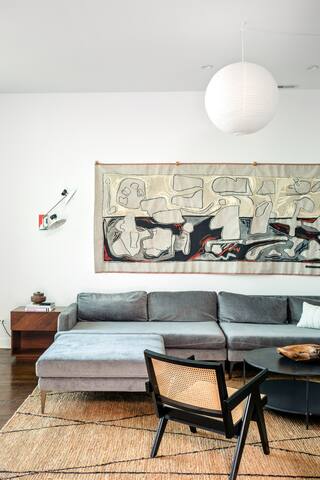 Unique Luxury Fulton Market Penthouse | Sleeps 32 gallery image 5