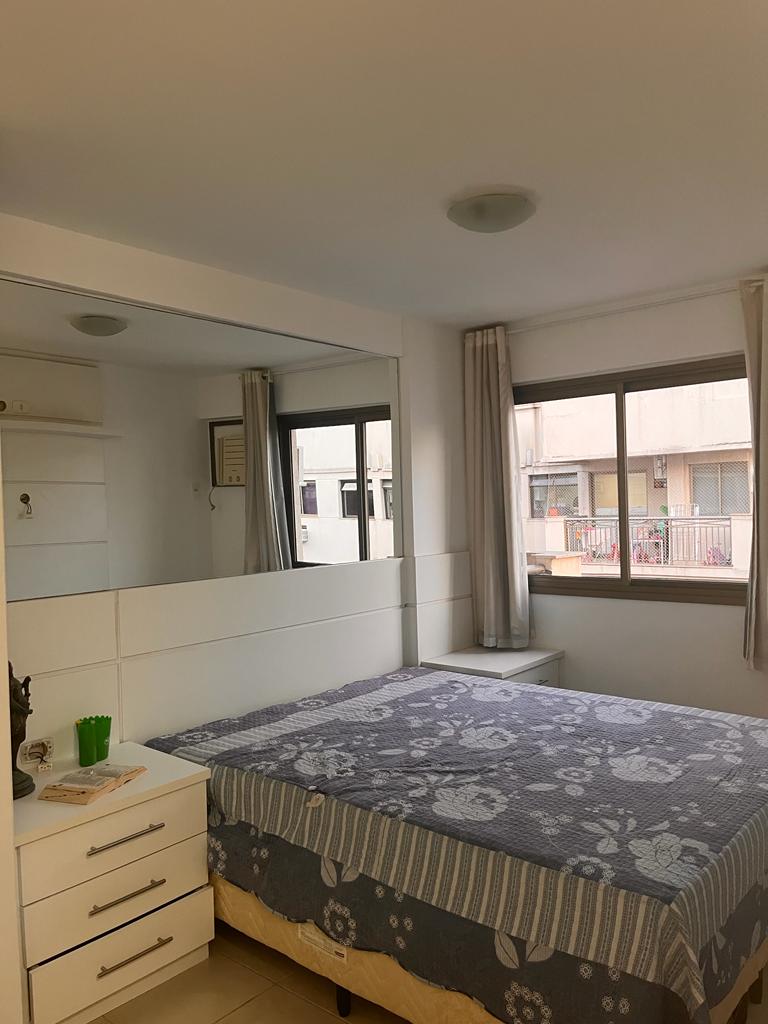 Suite avec lit Queen, climatisation et placard.