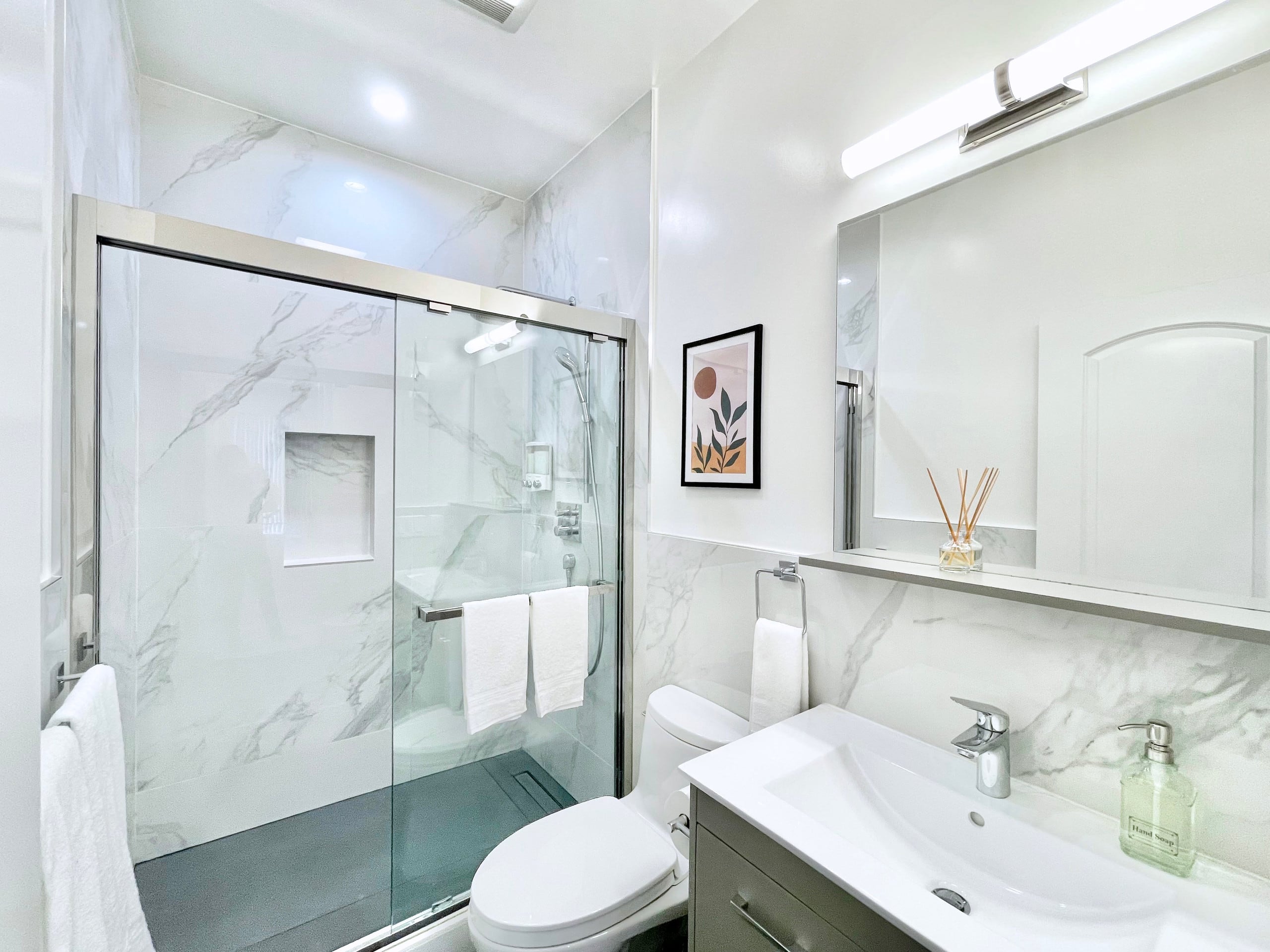 Home in San Francisco · ★4.86 · 1 bedroom · 3 beds · 2 baths - Image 26