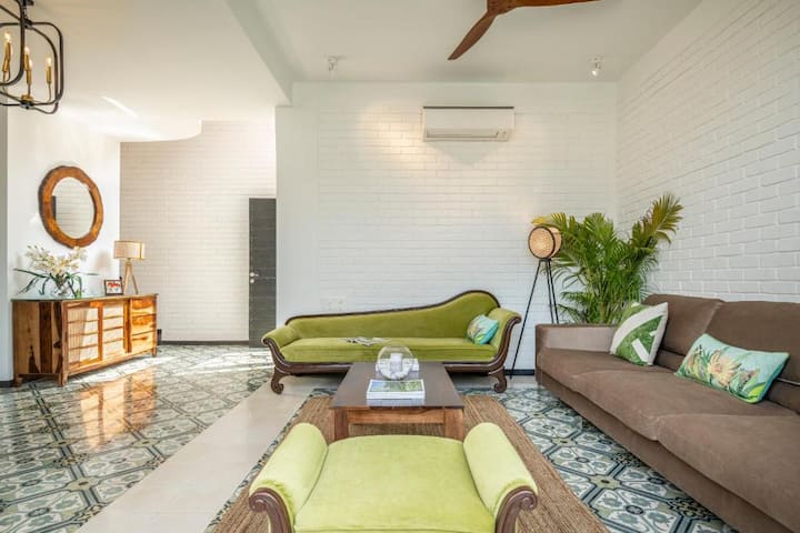 ✨Timeless Elegance, Ultimate Comfort ✨
Unwind in a space where luxury meets relaxation. Plush seating, natural light, and serene vibes await.✨