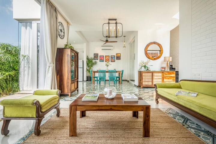 ☀️Sunlit serenity meets vibrant charm☀️
A cozy space where every detail is designed for comfort and style.✨