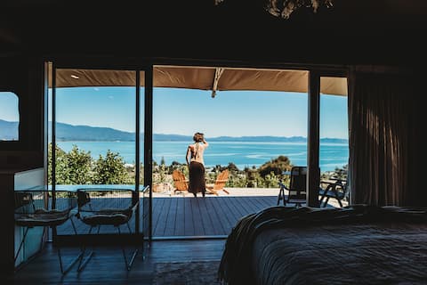 Scenic tent w/ fireplace & BBQ grill