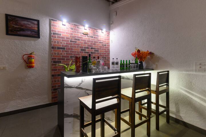 Dining area image 3