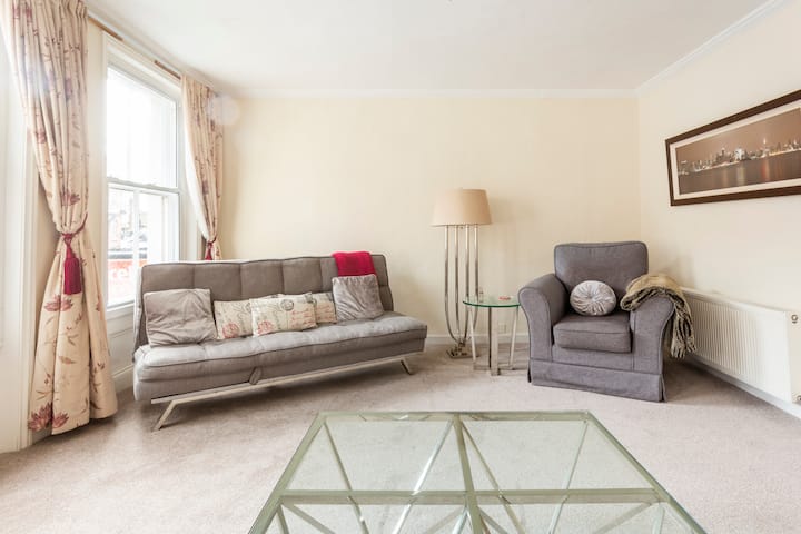 The Hideaway, Cosy Place In Blandford ~ Dorset - Blandford Forum