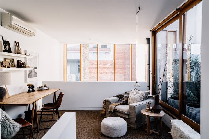 Beautifully curated 2 bedroom home gallery image 4