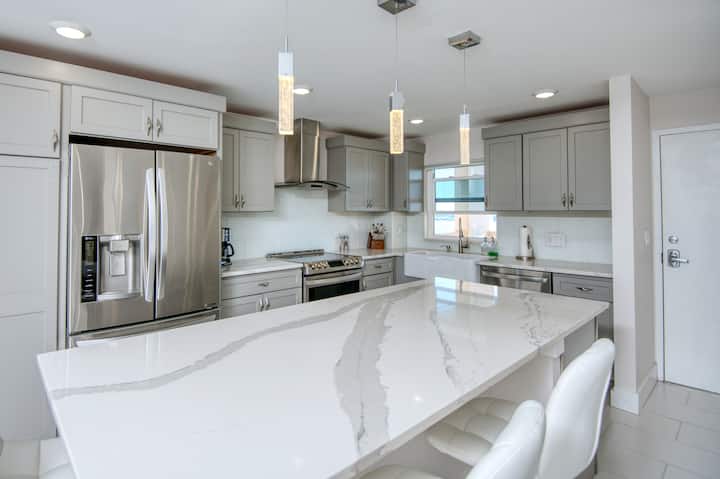 Victoria's Sea-cret - Largo, FL