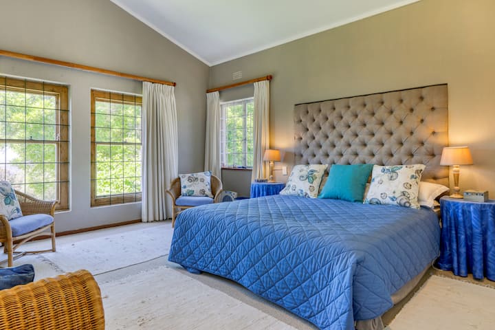 غرفة النوم الرئيسية الكبيرة 1