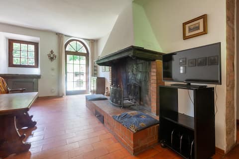 Top Airbnb: Ex water mill old stone house 15th century in Livorno