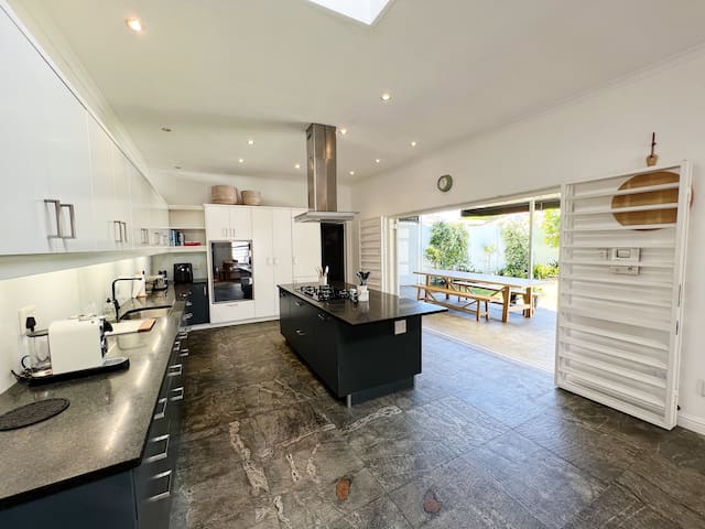 Sunny and Stunning 2 Bedroom Cape Town Home