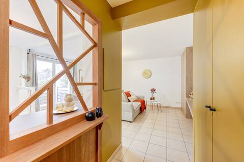 Warm T2 with parking and balcony