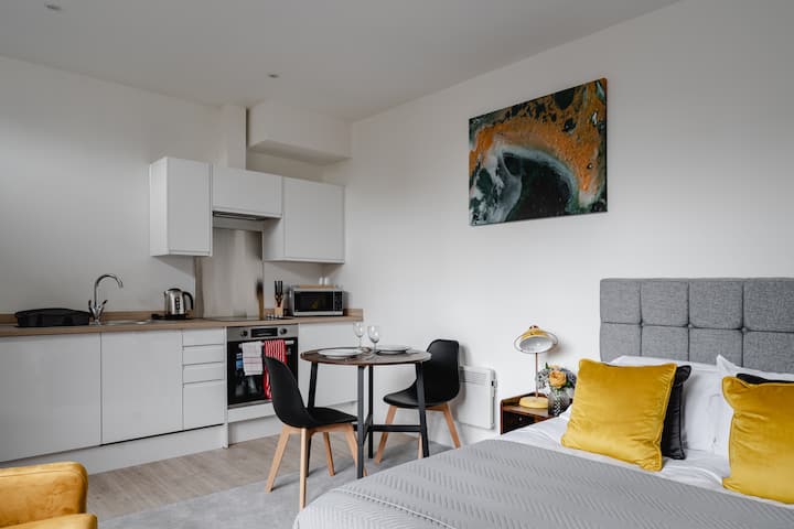 Prescott Court By Guestz - Huddersfield