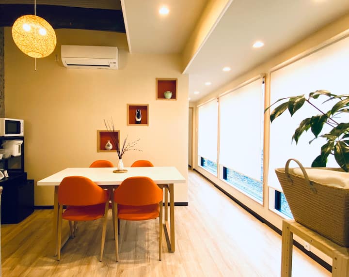 Direct access from "Chrysanthemum" Kansai Airport! Beautiful house in