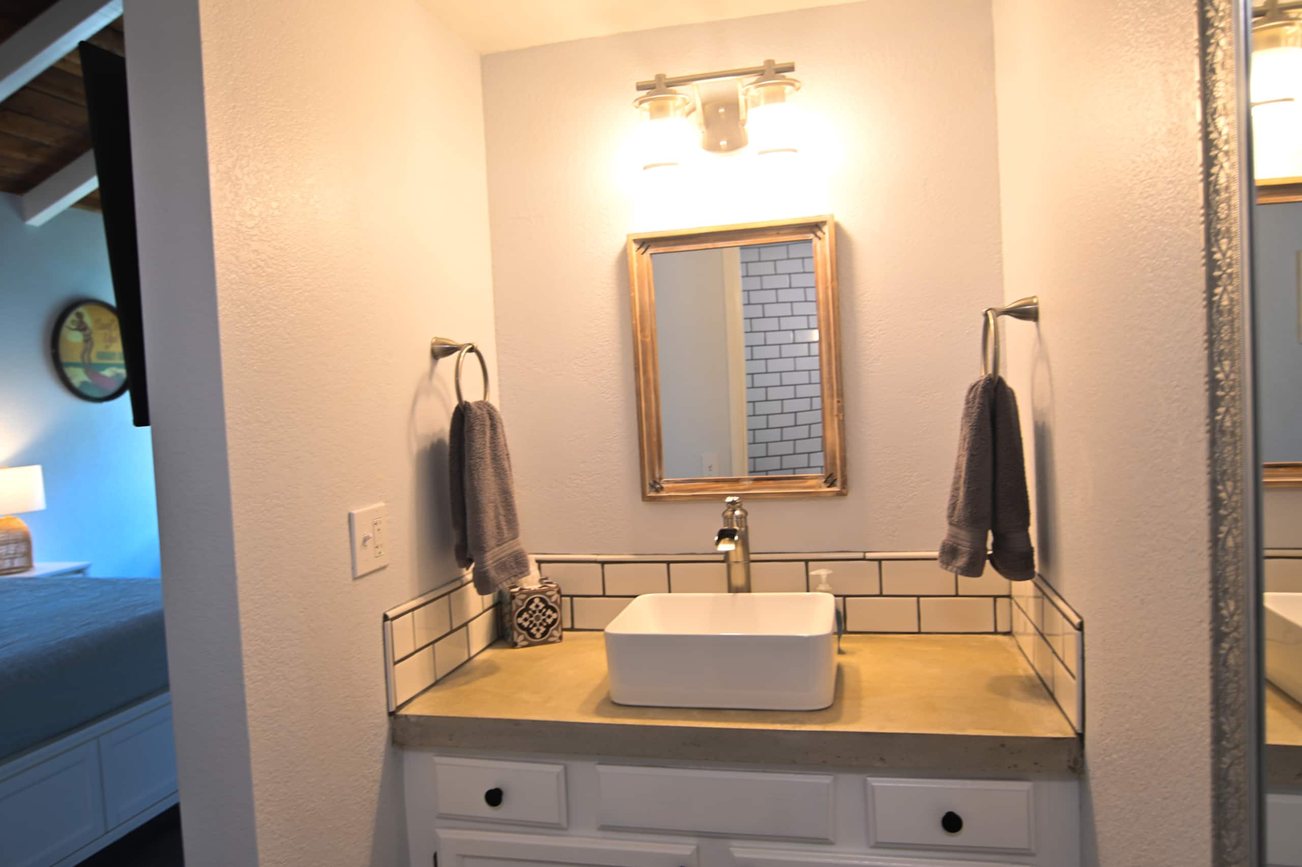 Condo in Princeville · ★4.96 · Studio · 1 bed · 1 bath - Image 11