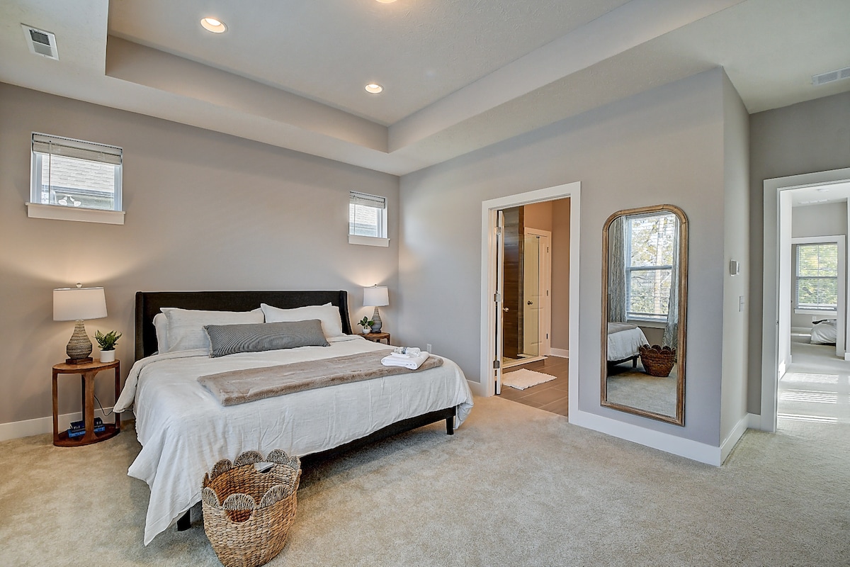 Bračni krevet (180x200) s vlastitom kupaonicom!