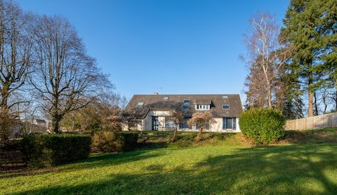 Villa 20p overlooking the city