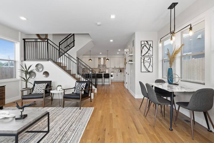 Brand New 5 Bed-5 Bath/Sleeps 10/Denver gallery image 2