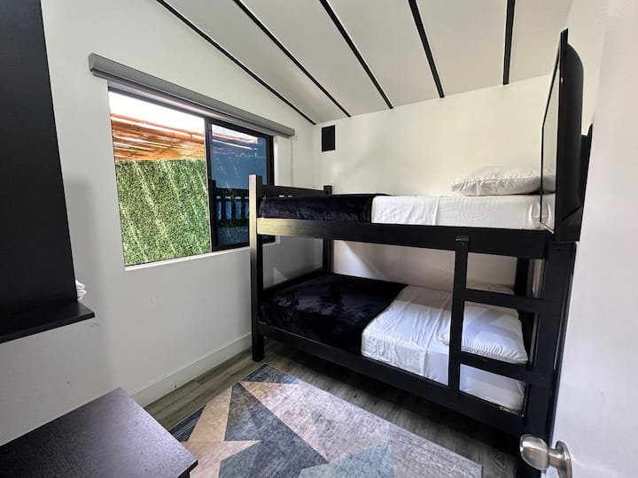 Ოთახი №7 ხის სახლი 